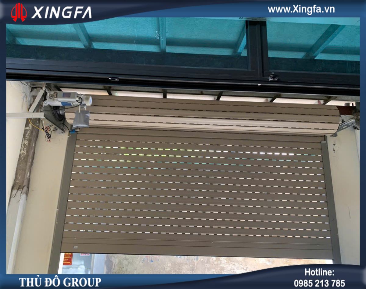 Cửa cuốn Austdoor tấm liền – Bền bỉ, chắc chắn