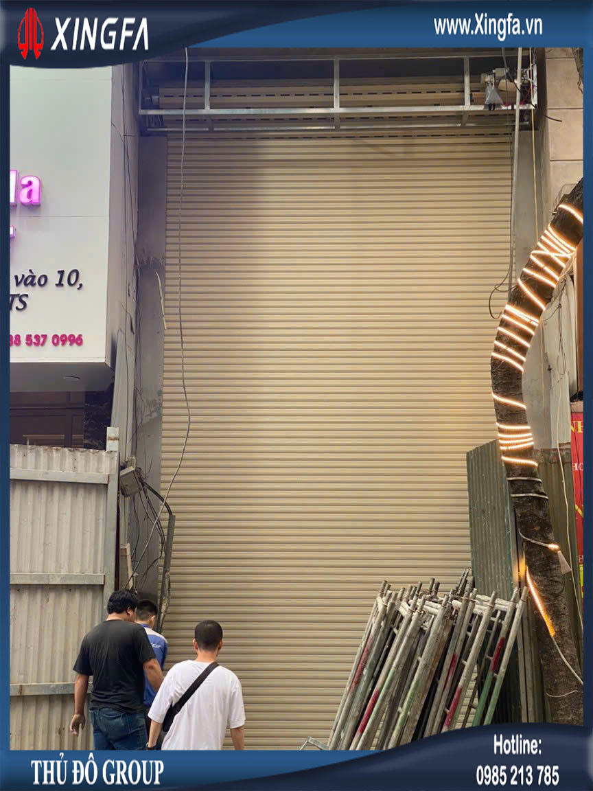 Cửa cuốn Austdoor trong công trình nhà phố hiện đại Cửa cuốn Austdoor trong công trình nhà phố hiện đại